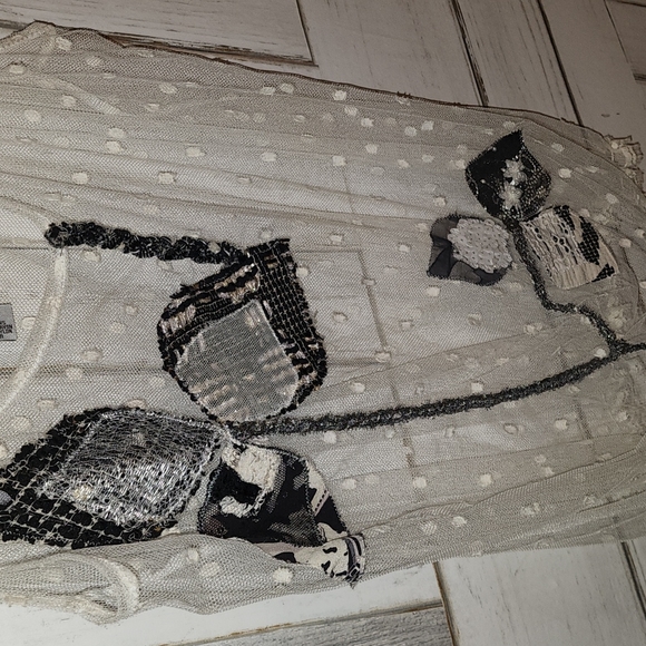 AUTHENTIC CHANEL Double C Logo Lace Top - Picture 4 of 8